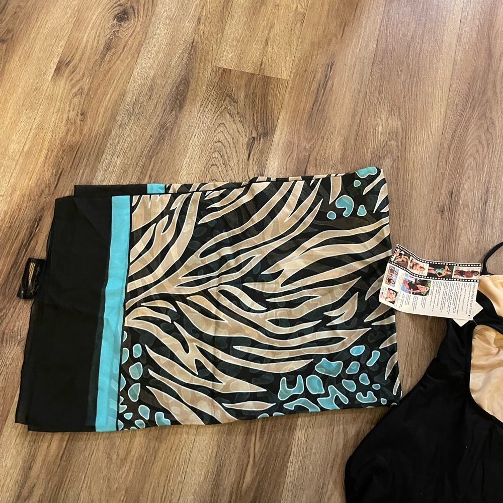 Carol Wior One Piece Swimsuit Animal Print Tie Halter Leopard. - Picture 5 of 7
